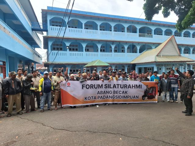 Dengar Keluhan Abang Becak, Abdul Rahim Siregar Bentuk Wadah Perjuangan Parbetor